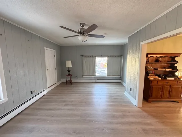 $2,300 | 262 Oak Hill Road, Unit 2, Fitchburg, MA 01420