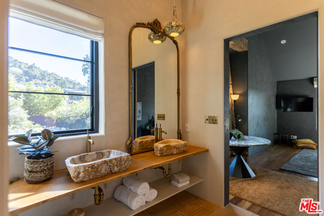 21165 Entrada Road Topanga, CA 90290 - Photo 33 of 64