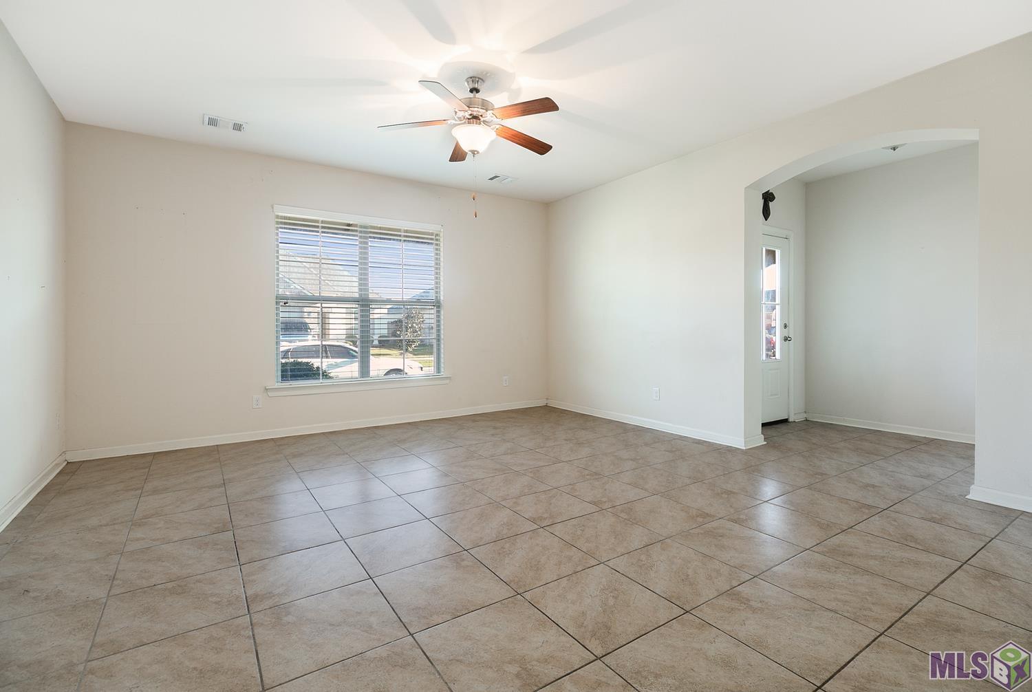 7804 West Pelican Lks Avenue Baton Rouge, LA 70820 - Photo 2 of 15