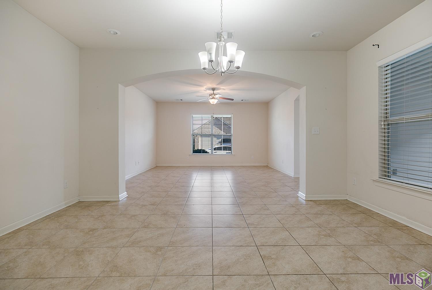 7804 West Pelican Lks Avenue Baton Rouge, LA 70820 - Photo 3 of 15