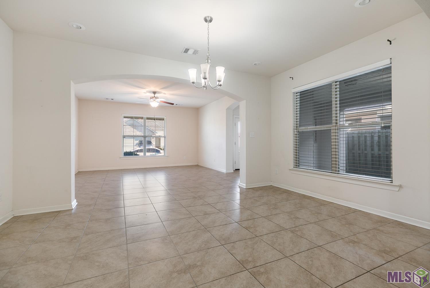 7804 West Pelican Lks Avenue Baton Rouge, LA 70820 - Photo 4 of 15