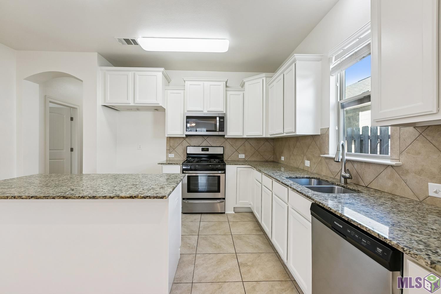 7804 West Pelican Lks Avenue Baton Rouge, LA 70820 - Photo 6 of 18