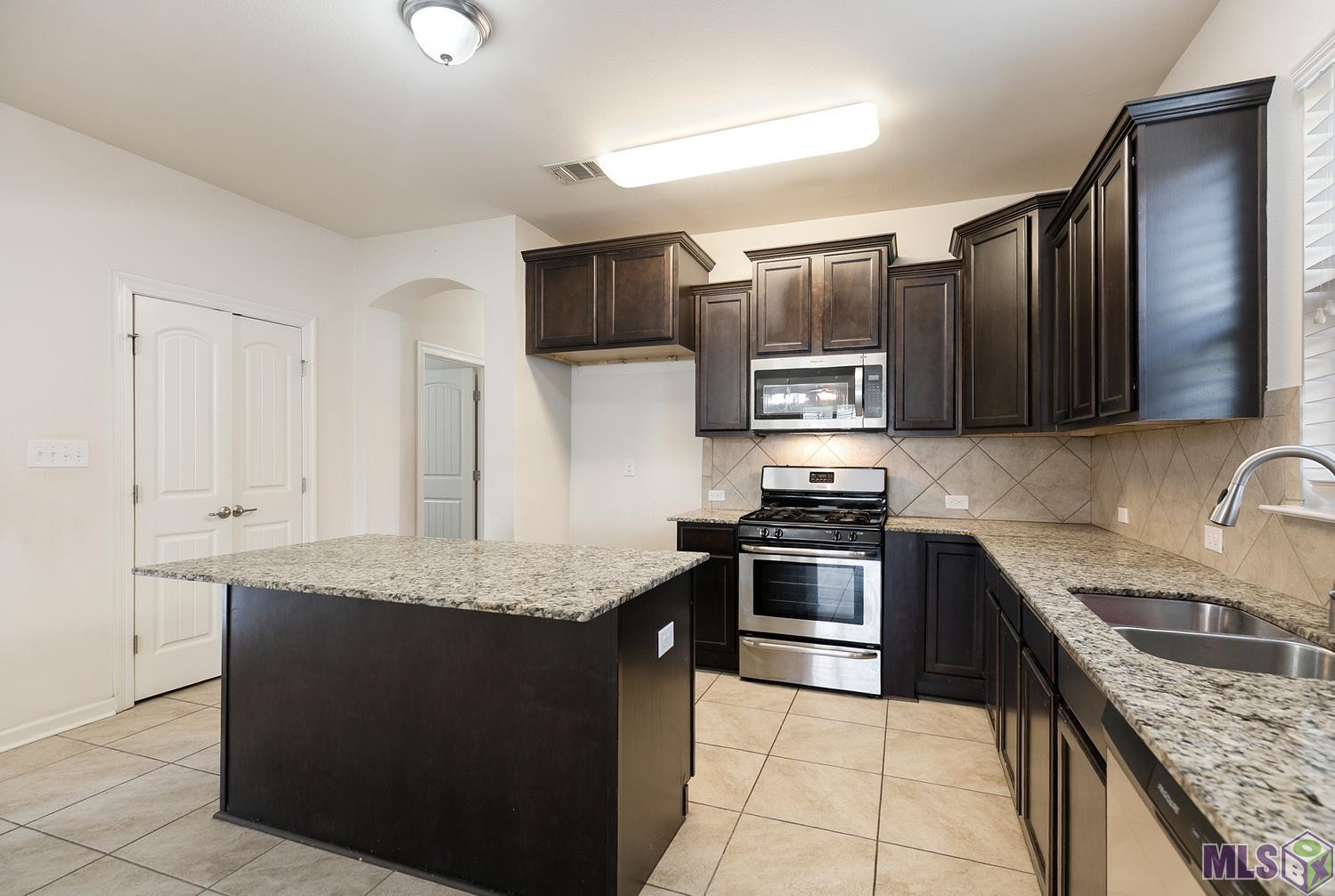 7804 West Pelican Lks Avenue Baton Rouge, LA 70820 - Photo 6 of 15