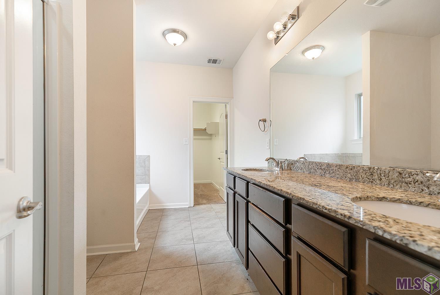 7804 West Pelican Lks Avenue Baton Rouge, LA 70820 - Photo 9 of 15