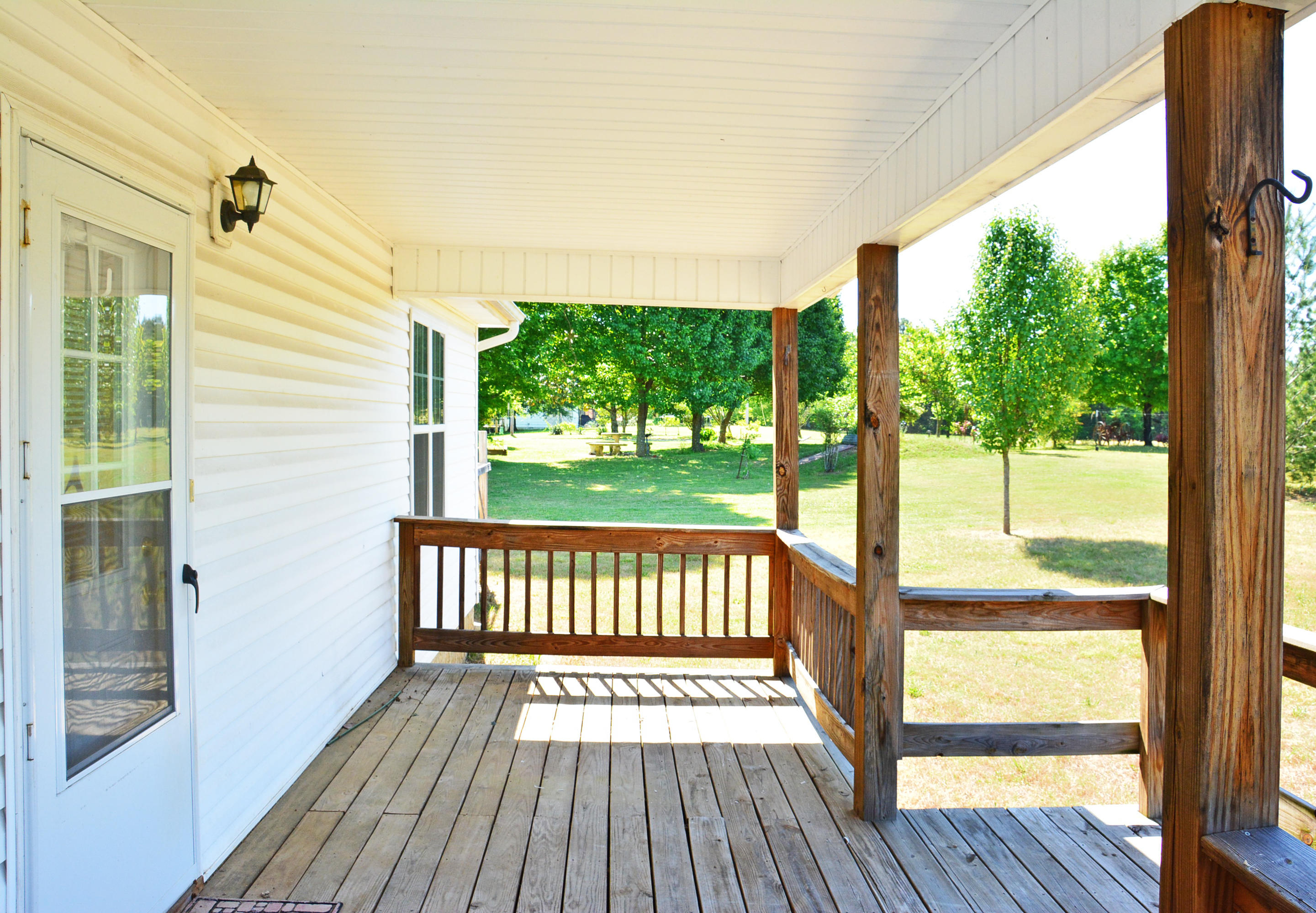 411 Baker Bridge Road Northeast Charleston, TN 37310 - Photo 2 of 7 .