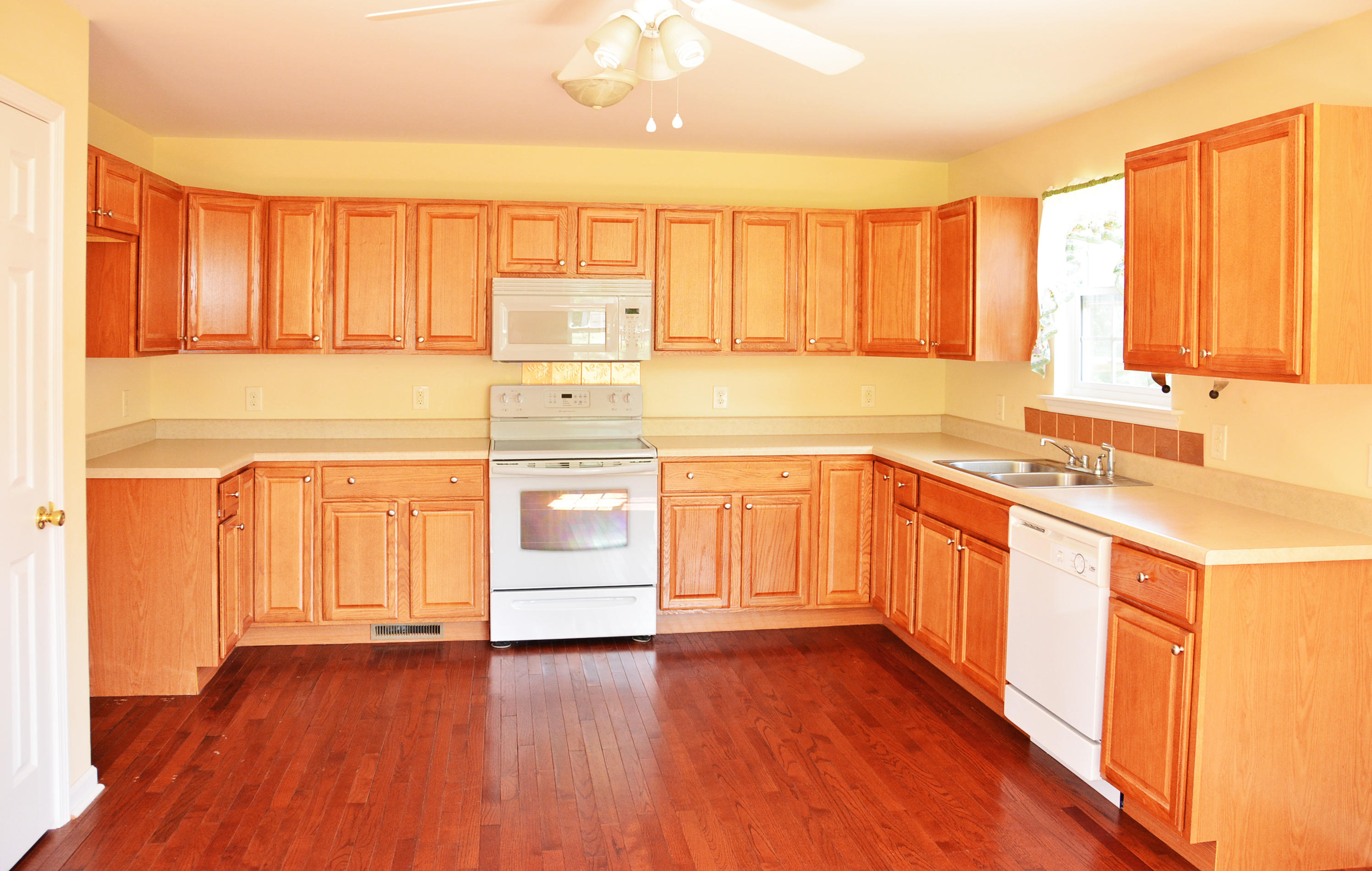 411 Baker Bridge Road Northeast Charleston, TN 37310 - Photo 4 of 7 .