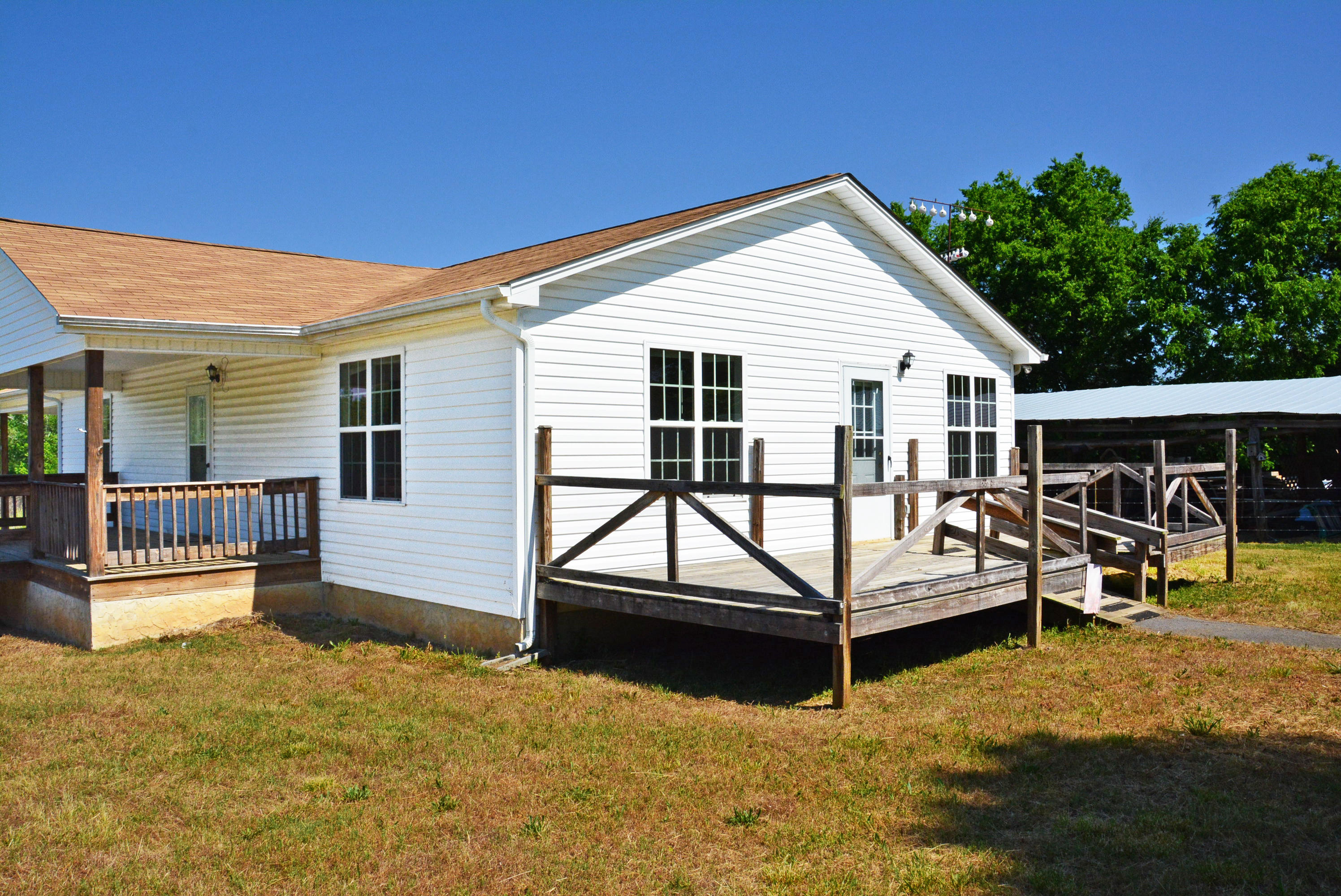 411 Baker Bridge Road Northeast Charleston, TN 37310 - Photo 5 of 7 .
