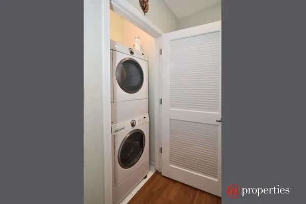 $2,800 | 828 West Grace Street, Unit 808, Chicago, IL 60613