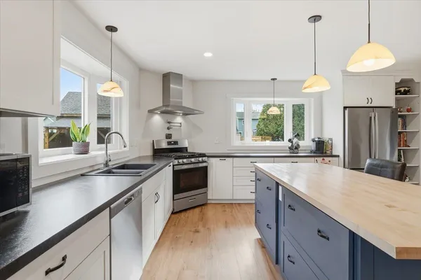 $1,150,000 | 55-57 Lefebvre Lane, Williston, VT 05495