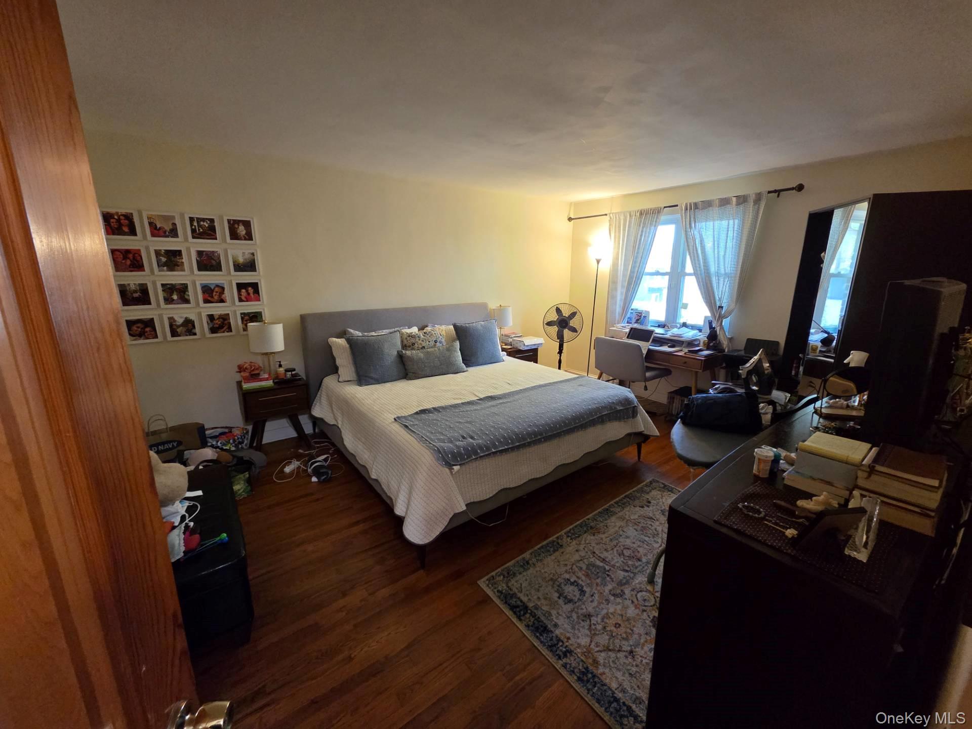 552 Manor Ridge Road Pelham, NY 10803 - Photo 8 of 16