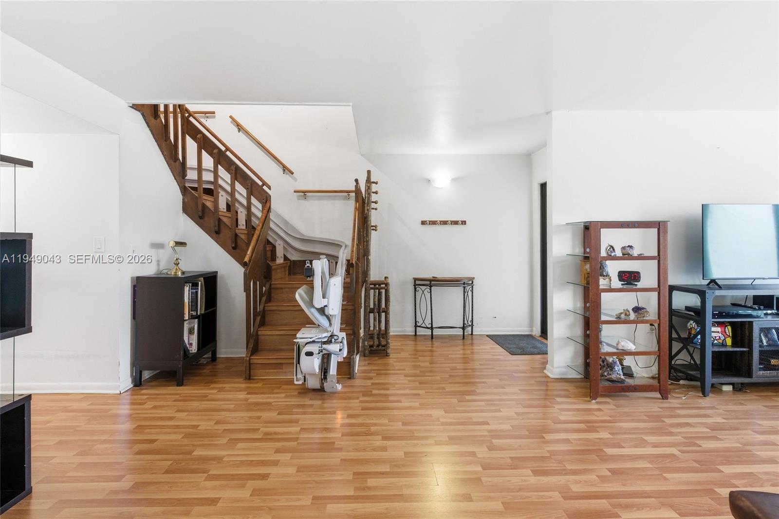 7707 Southwest 105th Place Miami, FL 33173 - Photo 13 of 39