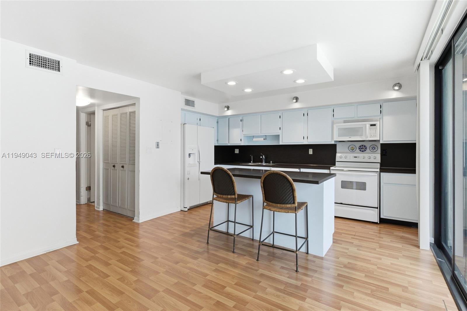 7707 Southwest 105th Place Miami, FL 33173 - Photo 18 of 39