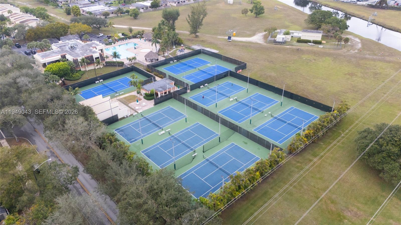 7707 Southwest 105th Place Miami, FL 33173 - Photo 37 of 39