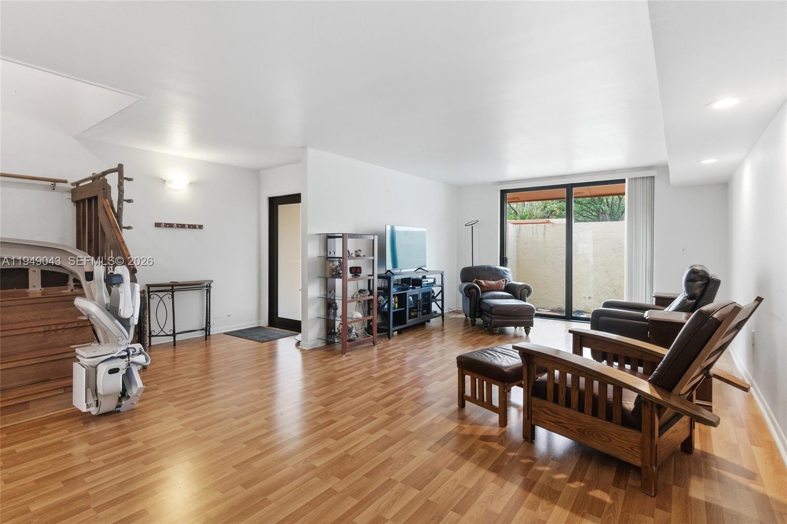 7707 Southwest 105th Place Miami, FL 33173 - Photo 4 of 39