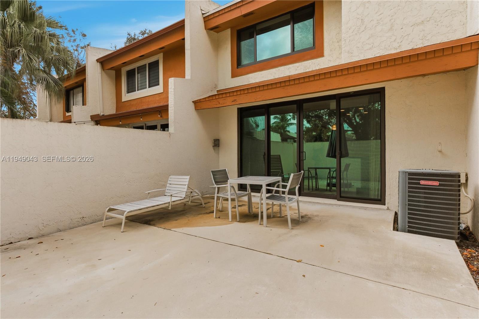 7707 Southwest 105th Place Miami, FL 33173 - Photo 5 of 39