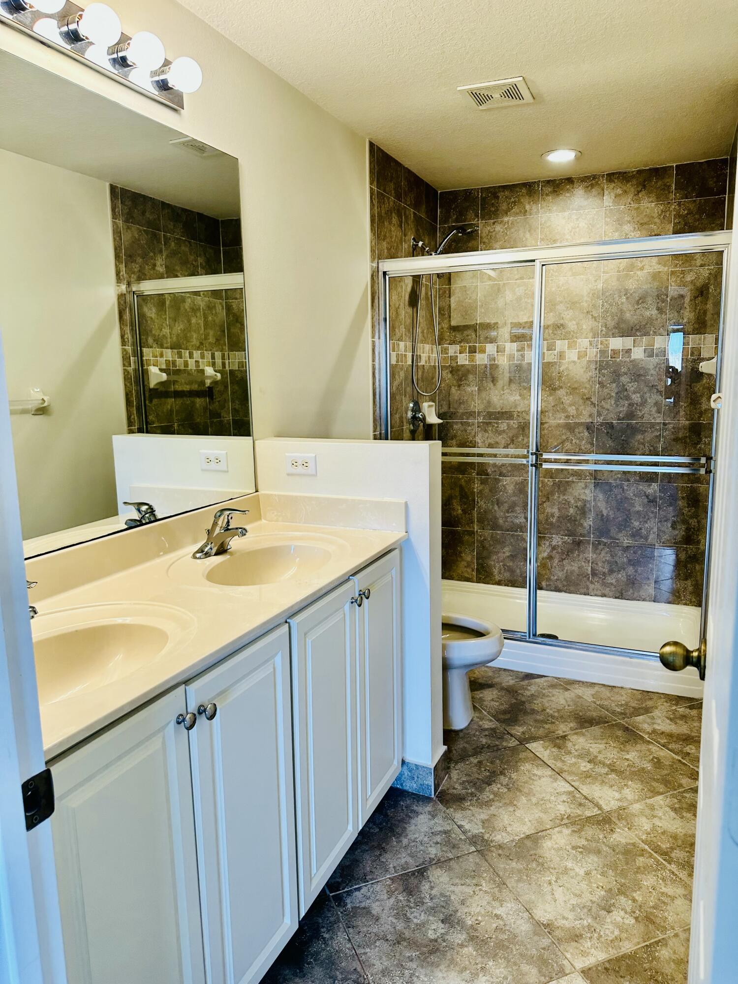 5313 Southeast Jennings Lane Stuart, FL 34997 - Photo 7 of 11 IMG_9066 2