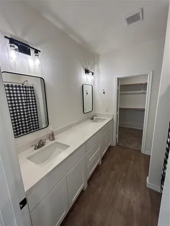 $1,800 | 1138 Alvarado Street, Unit B, Cleburne, TX 76031