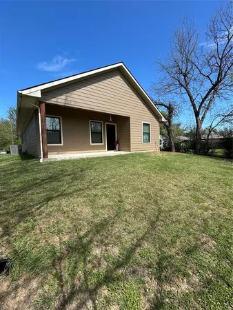 $1,800 | 1138 Alvarado Street, Unit B, Cleburne, TX 76031