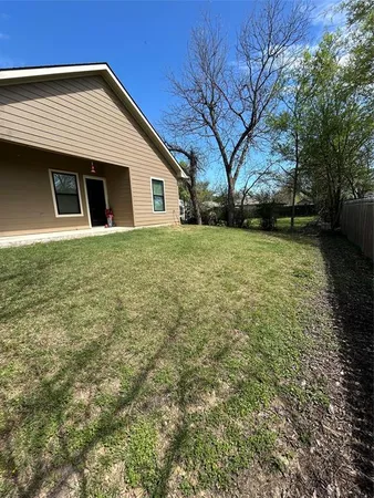 $1,800 | 1138 Alvarado Street, Unit B, Cleburne, TX 76031
