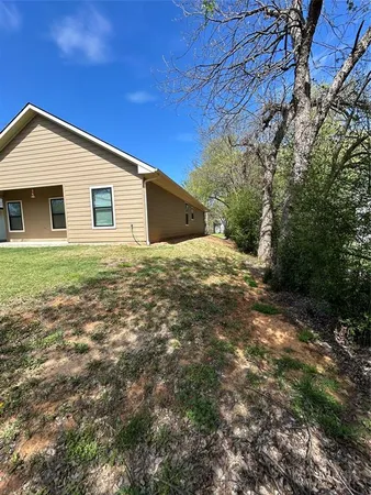 $1,800 | 1138 Alvarado Street, Unit B, Cleburne, TX 76031