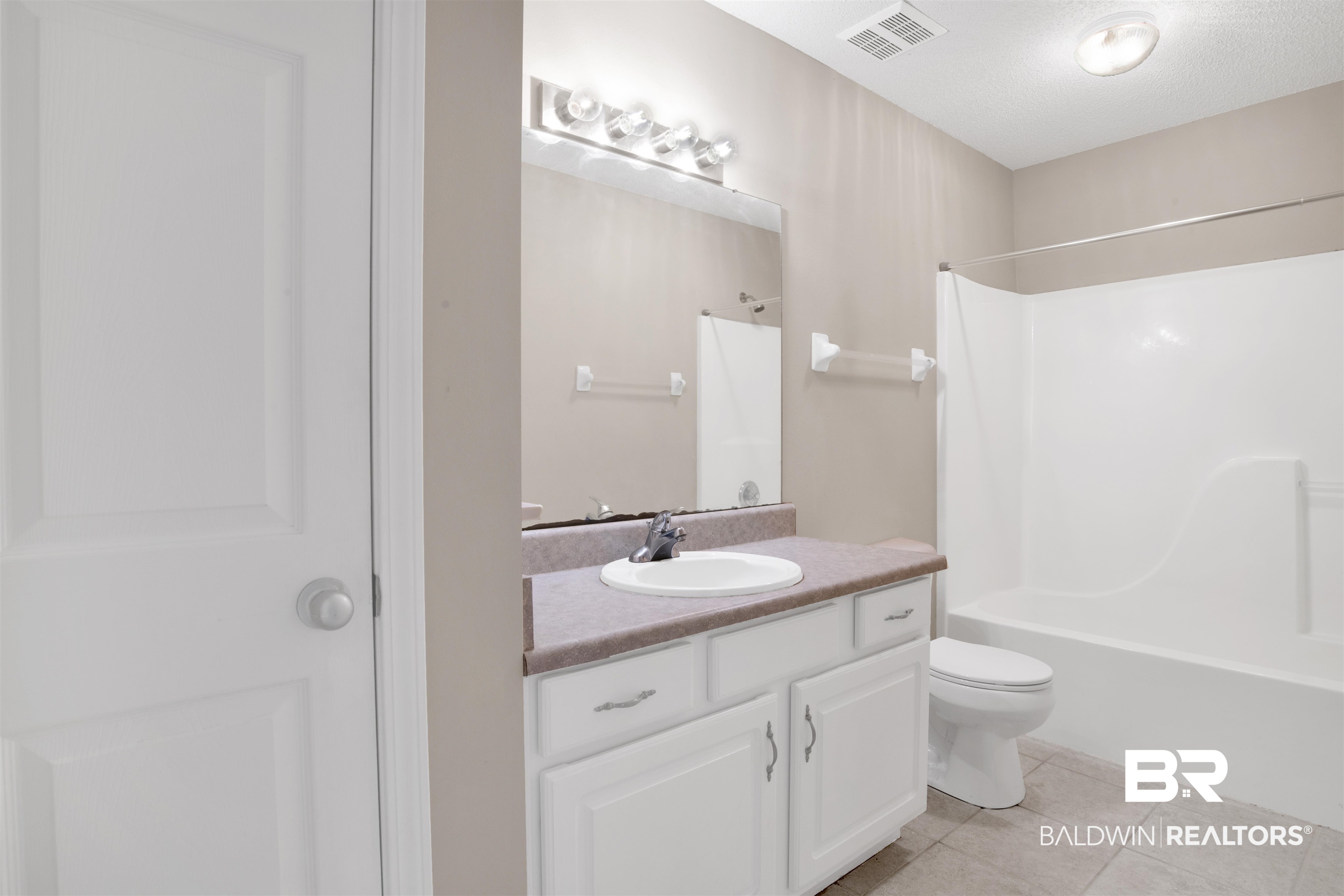 7665 Avery Lane Daphne, AL 36526 - Photo 9 of 45