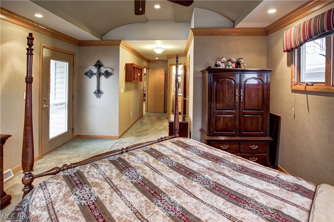 32301 Knobel Road Willowick, OH 44095 - Photo 13 of 35