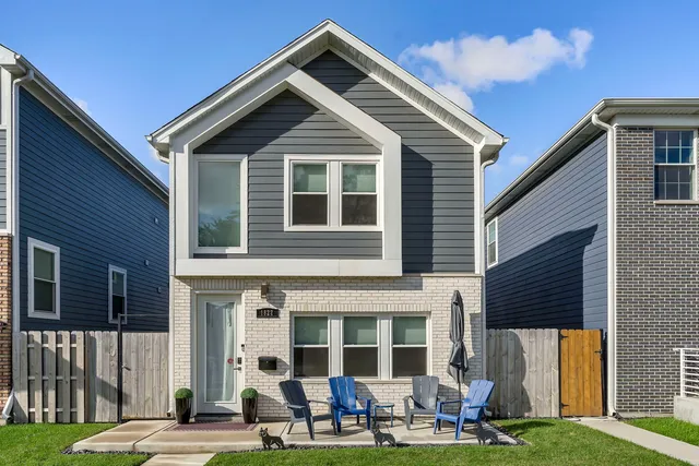 $468,000 | 1822 36th Avenue, Stone Park, IL 60165