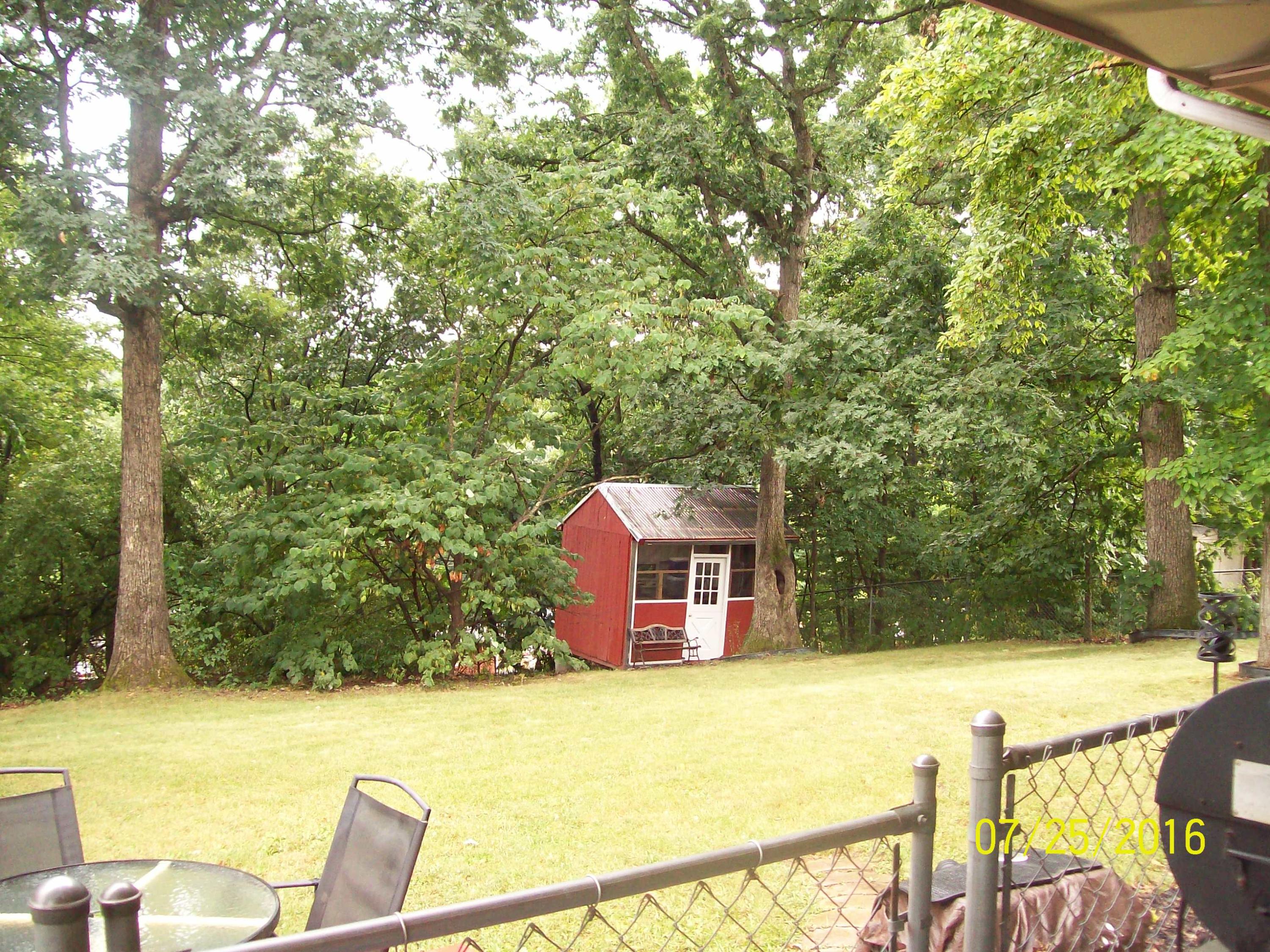 1640 Sigmon Road Northwest Roanoke, VA 24017 - Photo 2 of 16 back yard