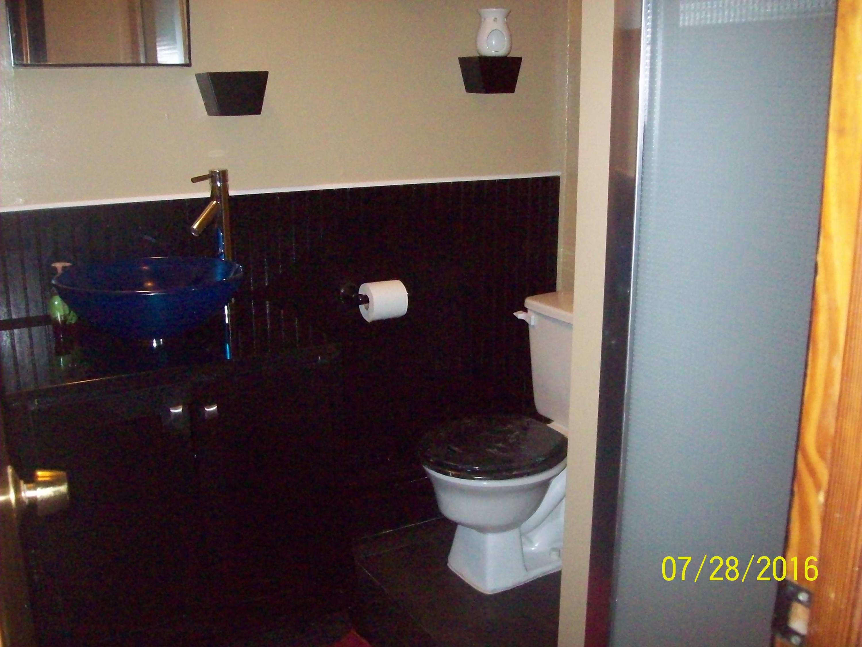 1640 Sigmon Road Northwest Roanoke, VA 24017 - Photo 3 of 16 bathroom