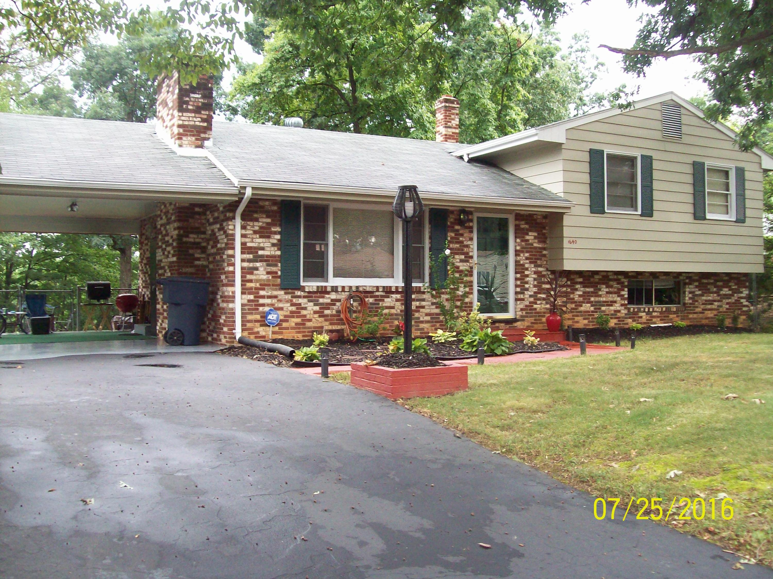 1640 Sigmon Road Northwest Roanoke, VA 24017 - Photo 9 of 16 front