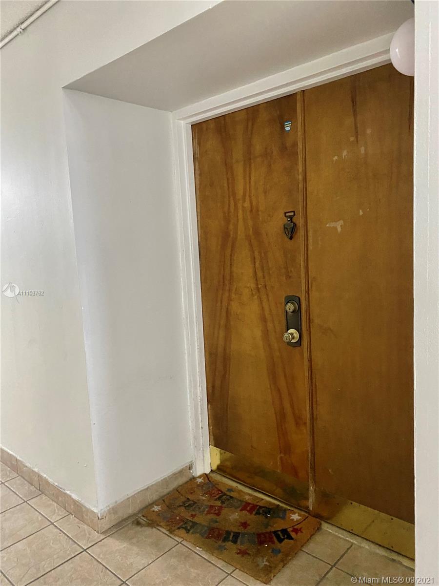 11790 Southwest 18th Street, Unit 1073 Miami, FL 33175 - Photo 4 of 18 a view of a bathroom