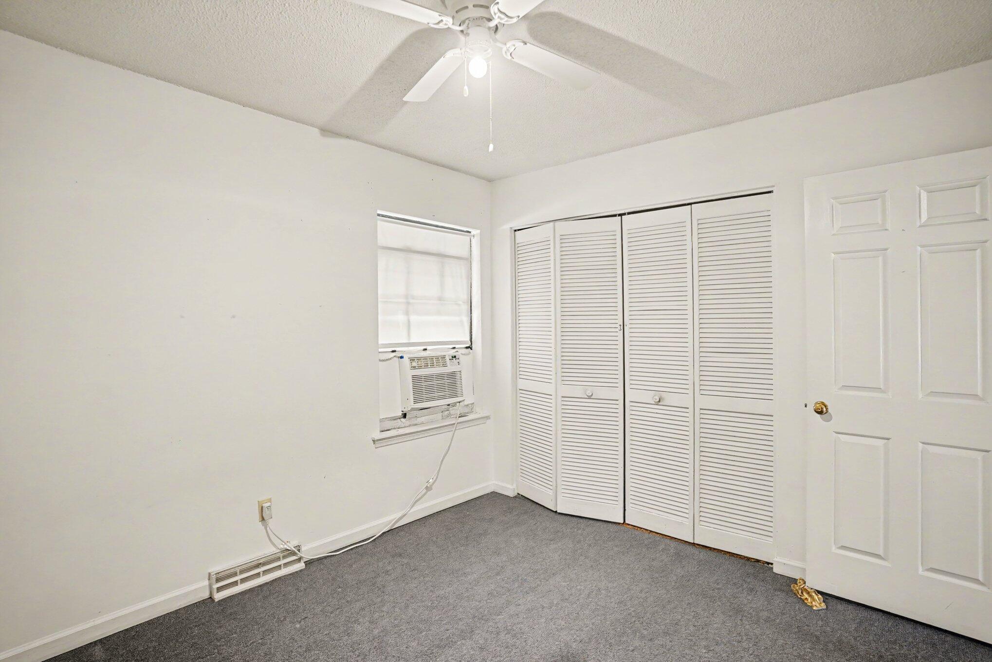 519 Longleaf Road Summerville, SC 29486 - Photo 10 of 17 010_file_2721