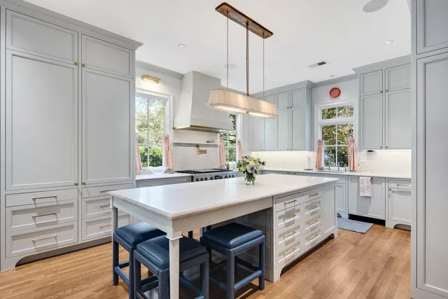 $2,195,000 | 91 North Grove Park Road, Memphis, TN 38117