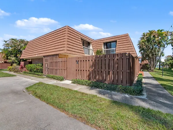 $390,000 | 825 Center Street, Unit 12A, Jupiter, FL 33458