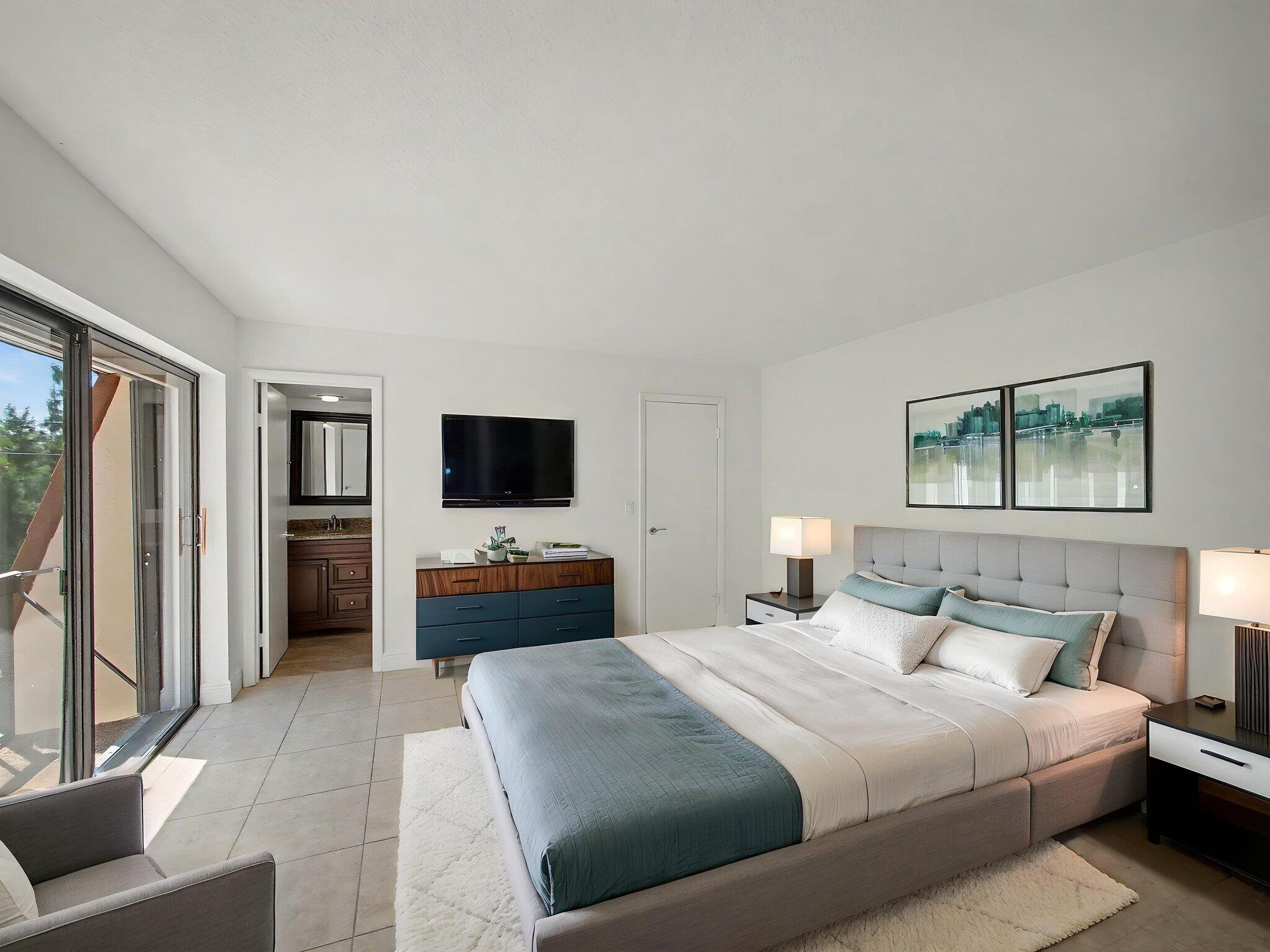 825 Center Street, Unit 12A Jupiter, FL 33458 - Photo 17 of 32 15-web-or-mls-010 virtually staged