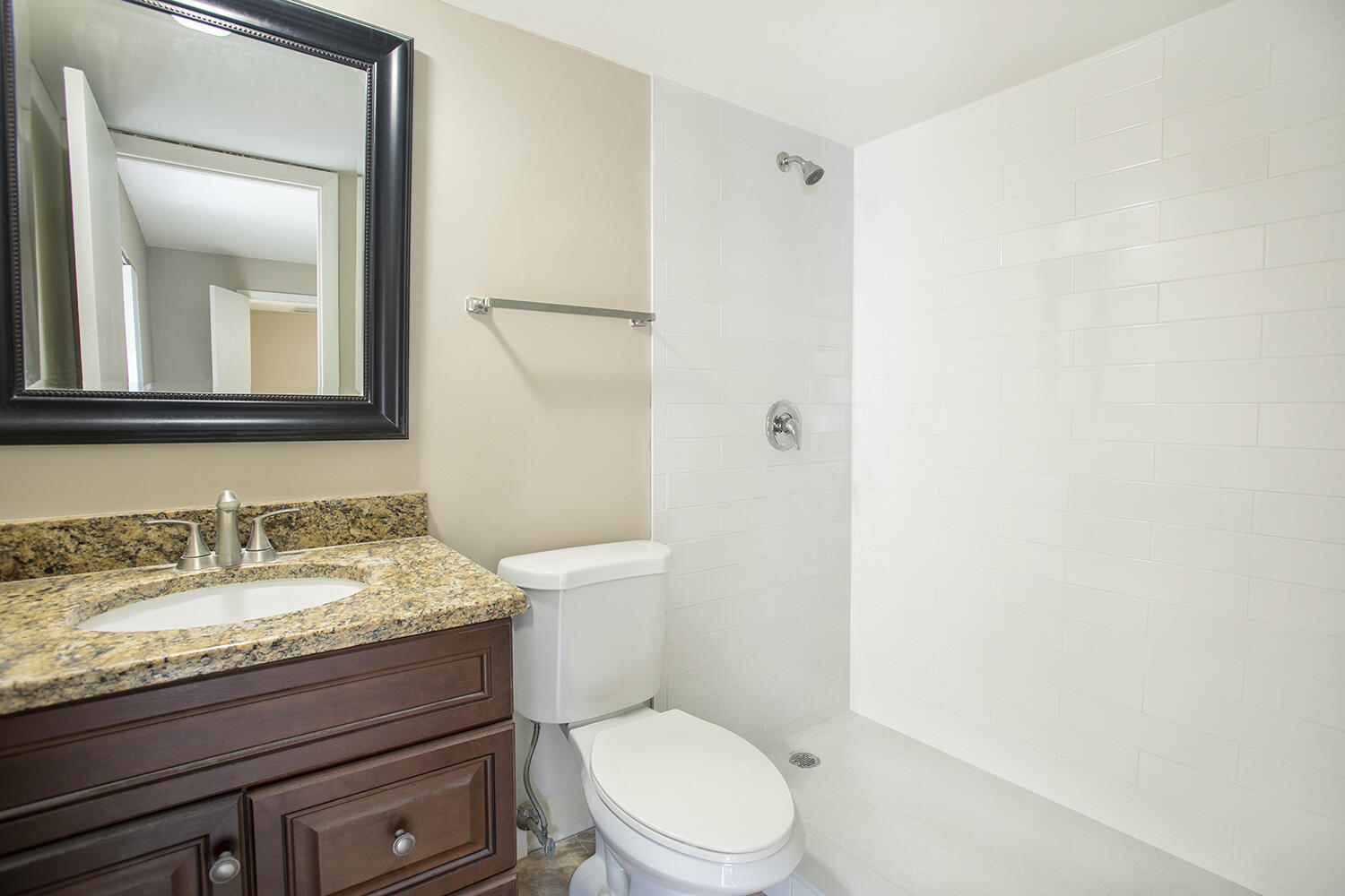 825 Center Street, Unit 12A Jupiter, FL 33458 - Photo 24 of 32 Bathroom 1