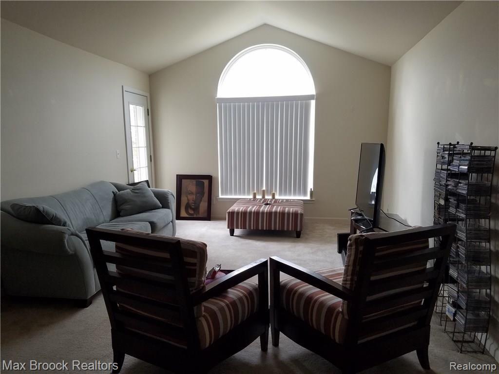 5295 Brookemonte Circle Rochester, MI 48306 - Photo 14 of 19 20161031_152826.jpg