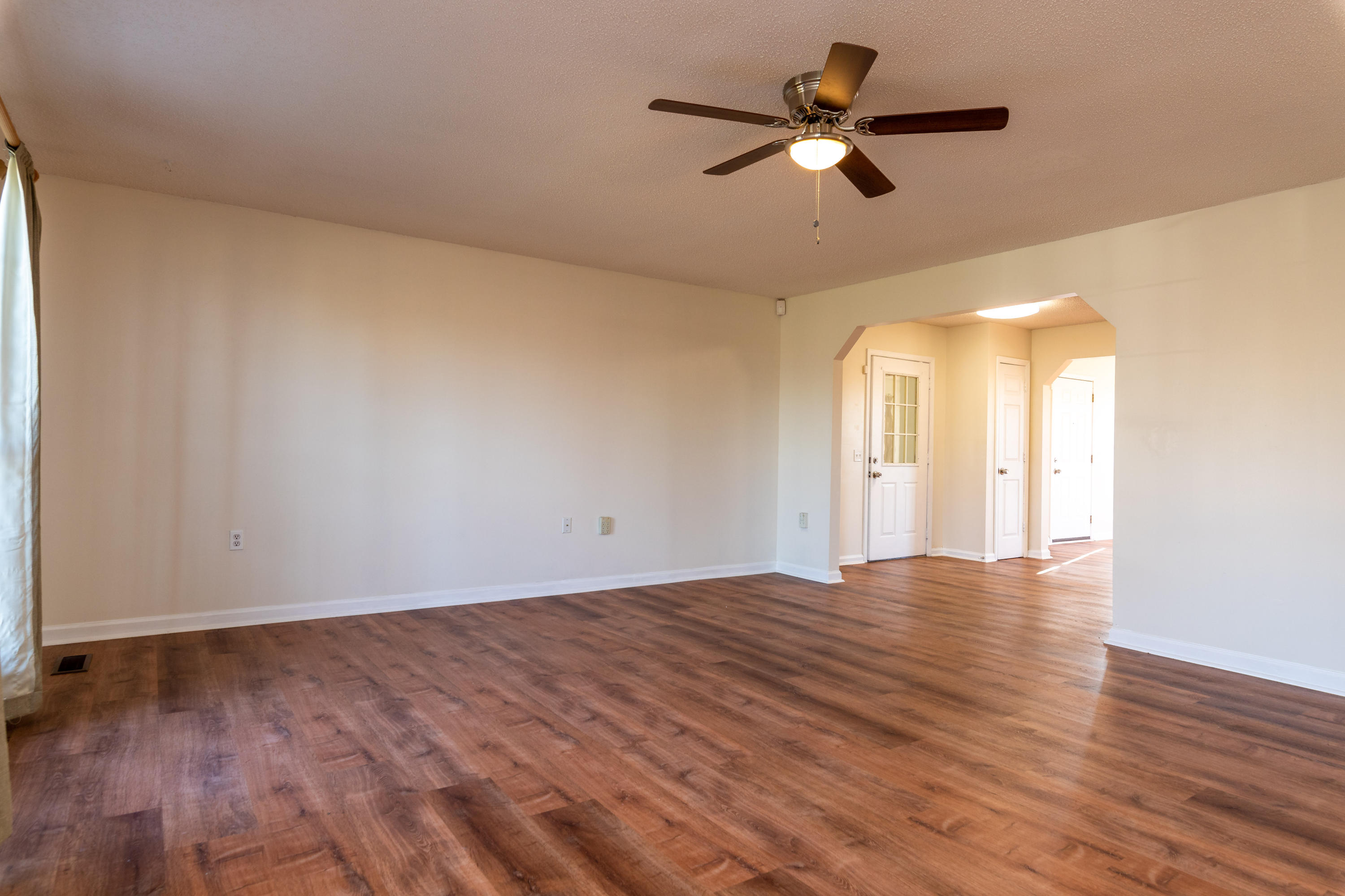 321 South Springview Road Maryville, TN 37801 - Photo 14 of 34 Living Room