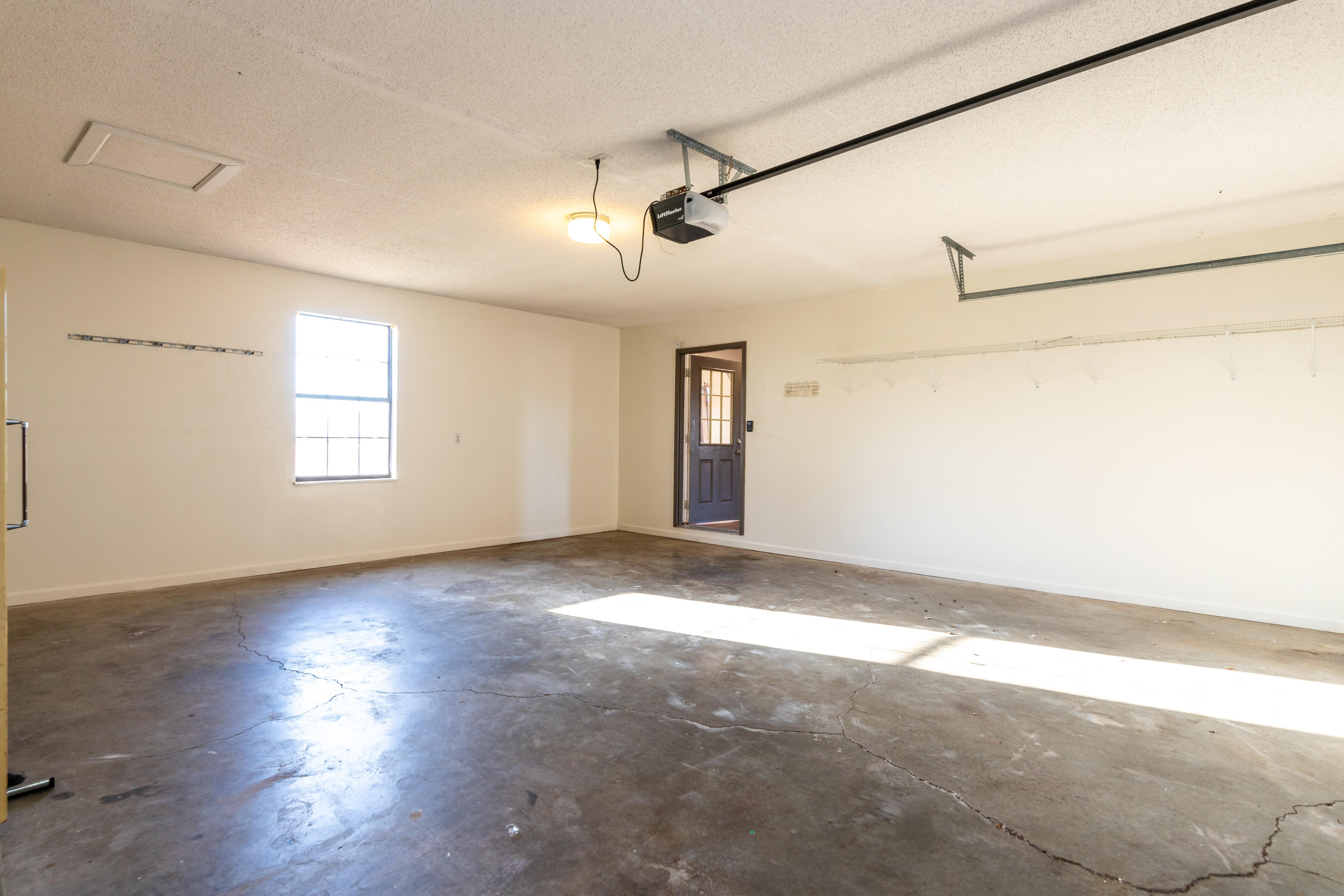 321 South Springview Road Maryville, TN 37801 - Photo 24 of 34 2 Car Garage