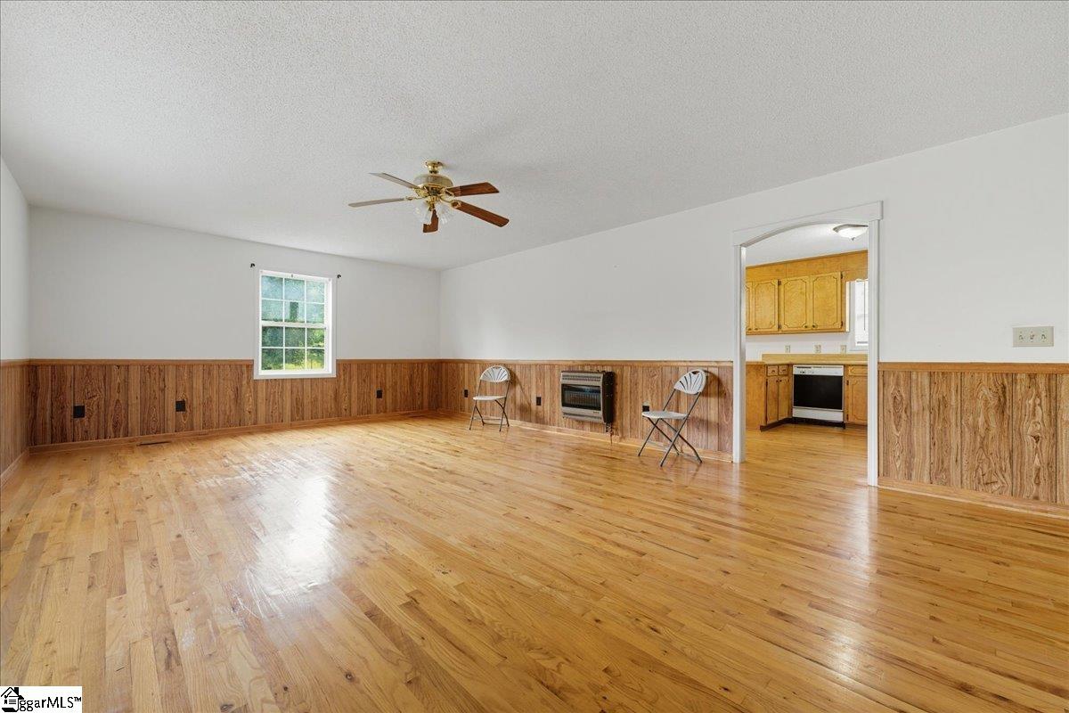 212 Lost Valley Road Pickens, SC 29671 - Photo 4 of 28