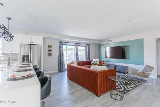 $9,450 | 4301 North 78th Street, Scottsdale, AZ 85251