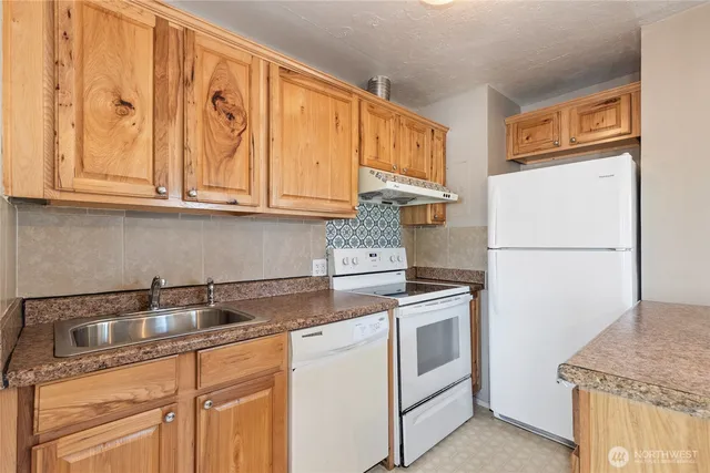 $549,950 | 2202 Northeast 9th Place, Renton, WA 98056