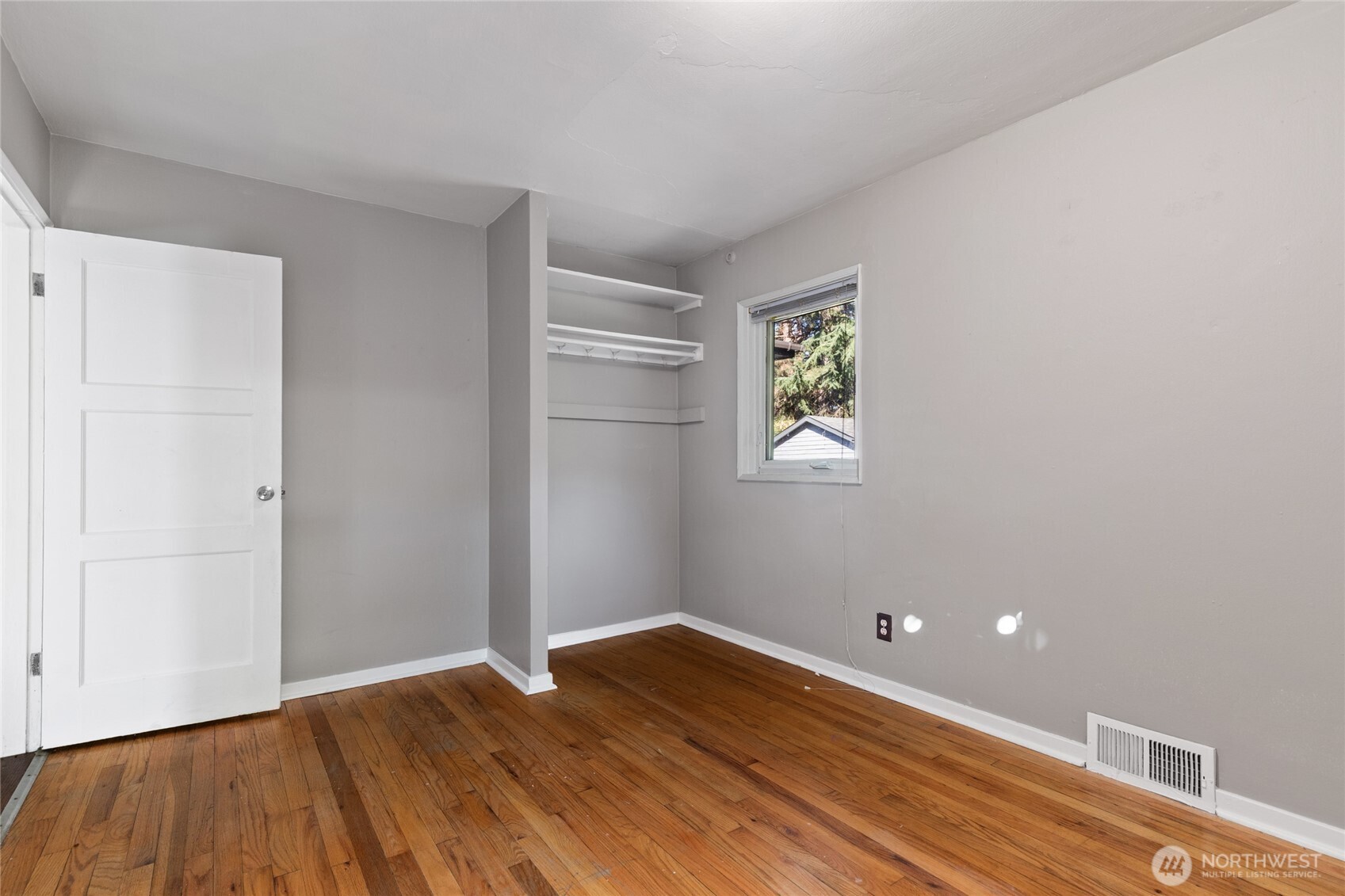 2202 Northeast 9th Place Renton, WA 98056 - Photo 7 of 19