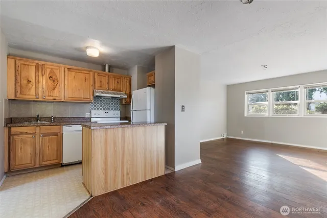 $549,950 | 2202 Northeast 9th Place, Renton, WA 98056