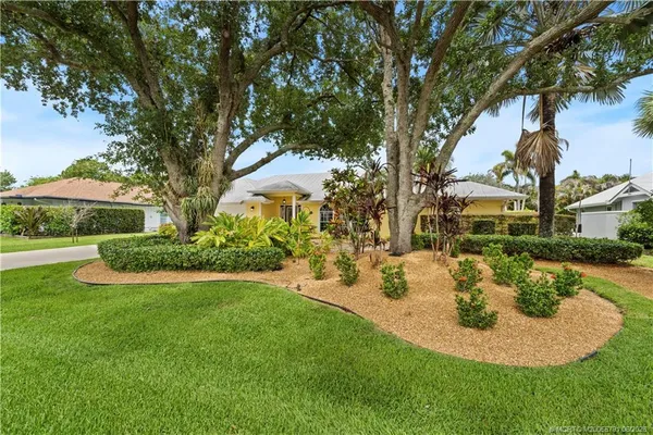 $625,000 | 972 Southwest Hunt Club Circle, Palm City, FL 34990