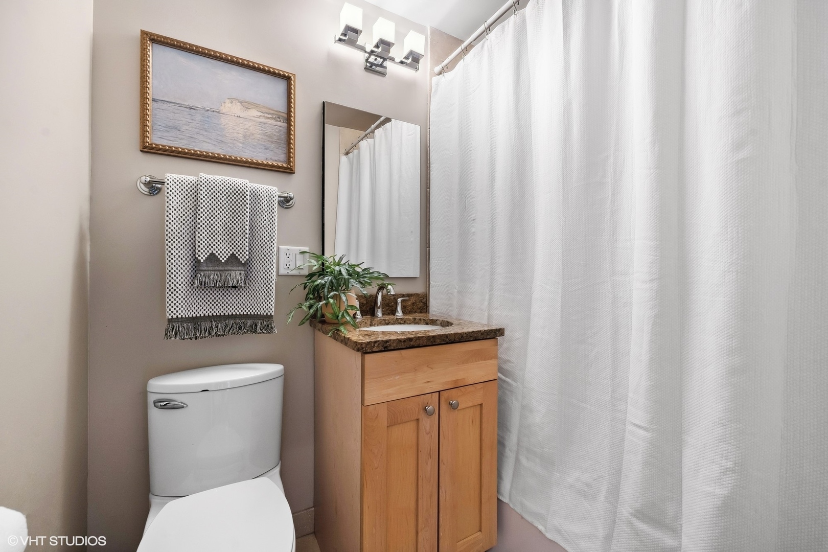 2930 North Sheridan Road, Unit 1803 Chicago, IL 60657 - Photo 15 of 18 Gallery Image 15