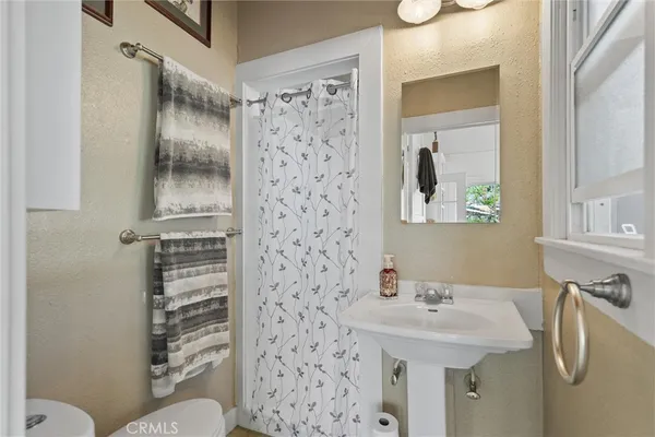 $395,000 | 251 South Lassen Street, Willows, CA 95988
