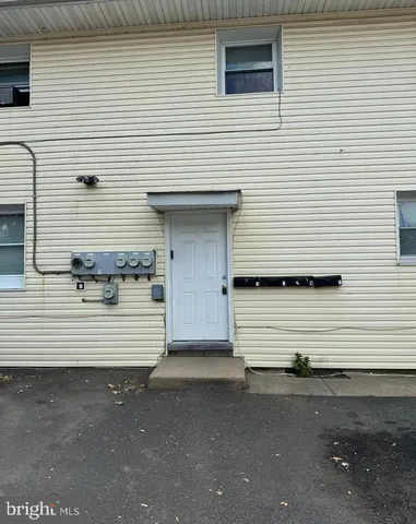 $1,300 | 307 Headley Street, Unit 4, Bristol, PA 19007