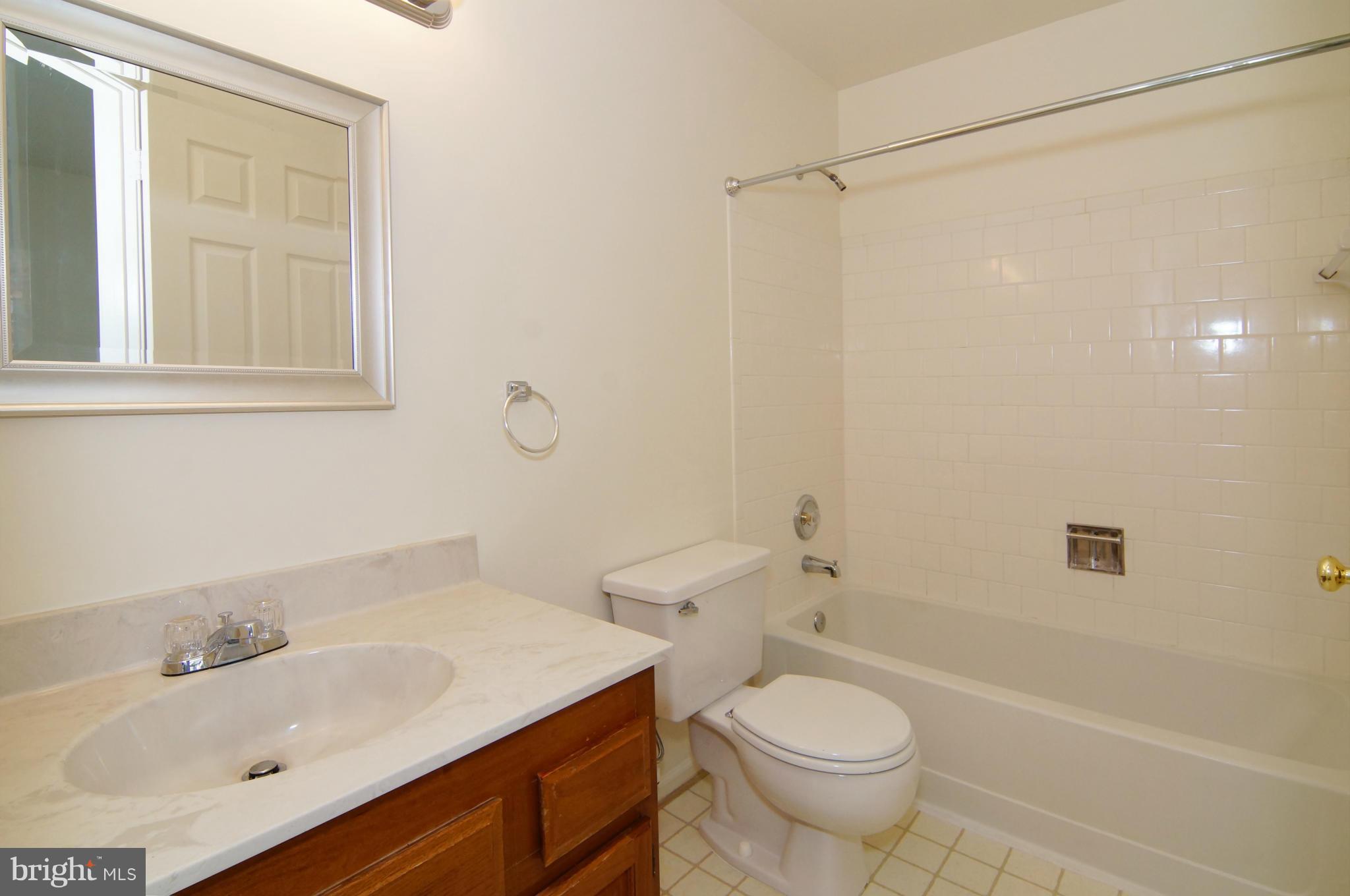 6581 Cypress Point Road Alexandria, VA 22312 - Photo 19 of 29 In-Suite Bath