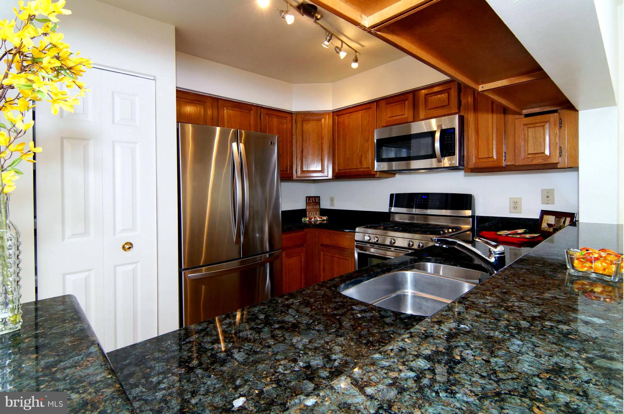 6581 Cypress Point Road Alexandria, VA 22312 - Photo 3 of 29 Kitchen View 2